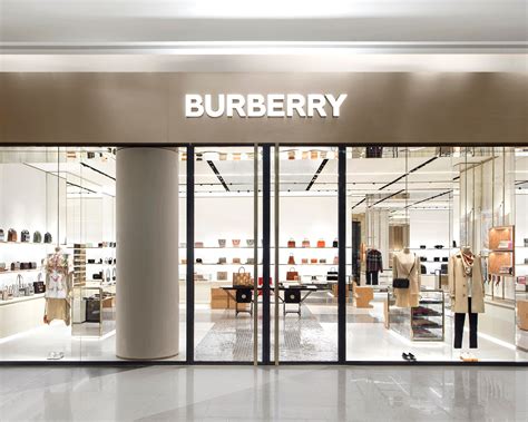 Burberry Opens the Doors to its New Store in Siam Paragon